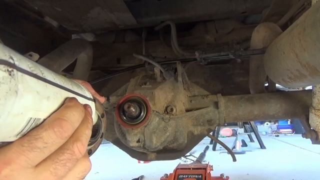 FORD 8.8 Rear Pinion Seal Replace | 1990 FORD Bronco 4x4 Project! Differential Flange | OBS Build! смотреть онлайн