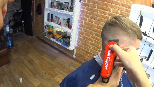 Модная короткая стрижка "ПОЛУБОКС" или "CROP" // FADE // MAKE A TORN TEXTURE // HALF BOX // СТРИЖКА смотреть онлайн