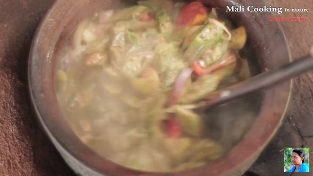 Okra harvest|| Okra stir fry| beautiful life of village, mali cooking смотреть онлайн