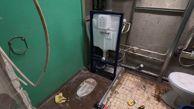 Ремонт в ванной комнате. Подготовка стен и труб. Стена из пазогребневых блоков