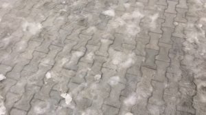 Чистить ли брусчатку от снега?