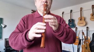 Как играть на. блокфлейте/флейте/ Голубой вагон урок10