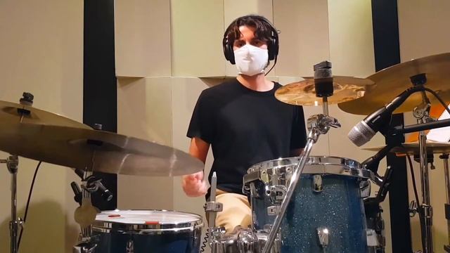 Astor Piazzola - Libertango for Trio (two guitars & drums) by The Sisyphus смотреть онлайн