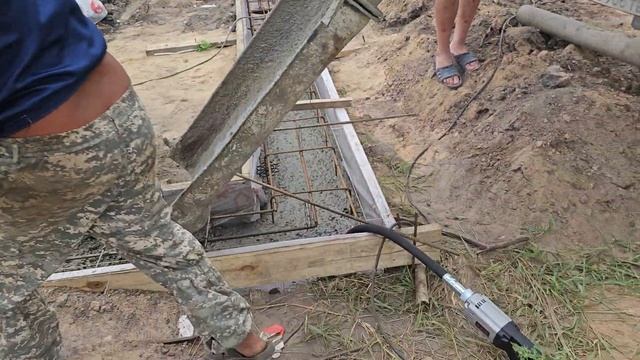 День 6 (заливка бетона м300) часть 1 смотреть онлайн