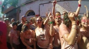 La Tomatina - The World's Biggest Tomato Fight | Hostelworld