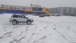 Зимний дрифт на Ниве