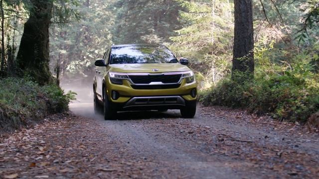 2021 Kia Seltos | LA Auto Show Debut | Steve Hammes смотреть онлайн