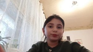 Отвечаю на вопросы. Как тебя зовут. Сколько тебе лет?