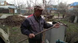 Как насадить черенок на грабли #весна #сад #огород #грабли