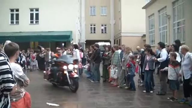 Байкеры в Класс-Центре смотреть онлайн