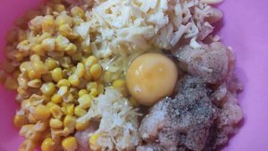 Рубленные куриные котлеты с кукурузой