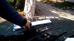 Замена щеток стеклоочистителя (ДВОРНИКИ). Replacing the wiper blades.