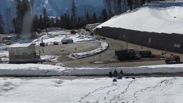 Лаура. Дополнительная горная деревня. Катание с горки смотреть онлайн