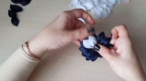 МК Резинка на пучок с бусинами и цветами из репсовой ленты / Diy flowers from ribbons