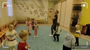 Музыкально-подвижные игры, как средство развития двигательных качеств и умений детей 3-4 лет.