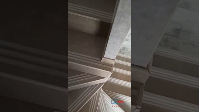 Ступеньки из керамогранита на второй этаж!