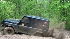 OFF- ROAD ВНЕДОРОЖНИКИ ВОЗЯТСЯ В ГРЯЗИ