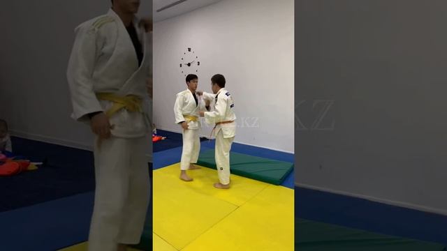 Judo O-Goshi (бросок через бедро подбивом) ORTUS.KZ смотреть онлайн