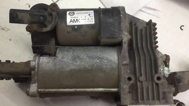 Как снять компрессор пневмо подвески BMW е60/61 своими руками смотреть онлайн