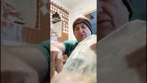 Солю филе горбуши.