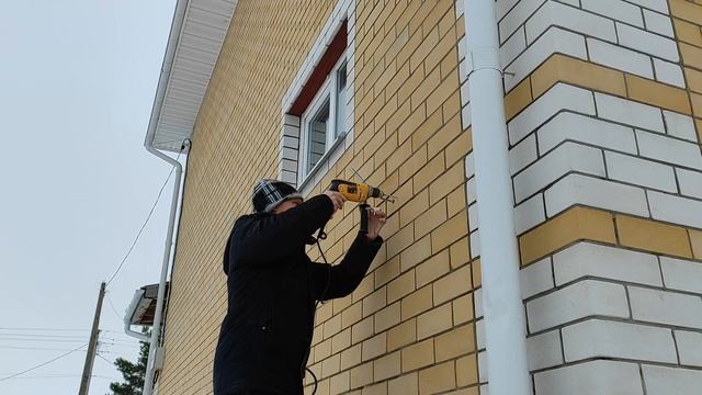 Монтаж светильников на фасаде дома!!! смотреть онлайн
