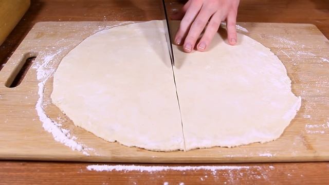 РОГАЛИКИ. РОГАЛИКИ ИЗ ПЕСОЧНОГО ТЕСТА С ГОРЬКИМ ШОКОЛАДОМ.