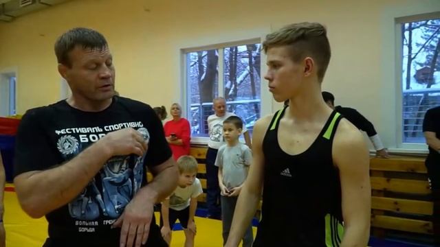 Мастер класс призера Олимпийских Игр в Сиднее А.Ю. Глушкова в школе борьбы в Сходне 06.12.2018 смотреть онлайн