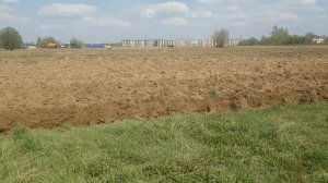 Вспашка поля,дискование земли.