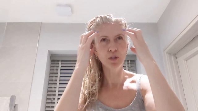 Permanently colouring my white/grey/blond hair with Garnier Olia 10.1 смотреть онлайн