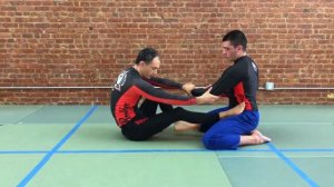 Inverted Triangle From Guard (BJJ/Jiu-Jitsu)