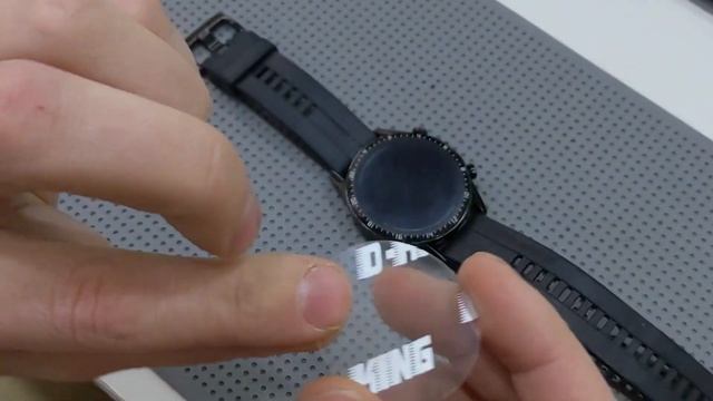 Как наклеить гидрогелевую плёнку на смарт часы смотреть онлайн