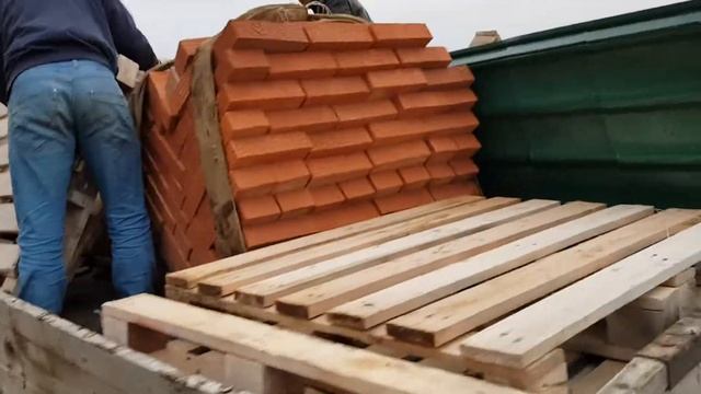 Кран борт пятитонник загрузили под завязку