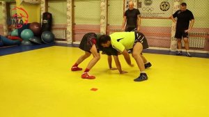 Отработка прохода в ноги и защиты от него. Вольная борьба