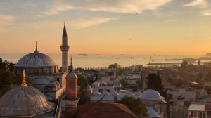 Стамбул, Турция. Вид на Мраморное море. Yılsam Sultanahmet Hotel.