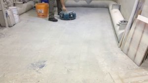 Самый большой промышленный робот пылесос макита Makita DRC200