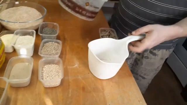 Серия 4. Выбор корма. Выращивания червя в домашних условиях от А до Ы смотреть онлайн