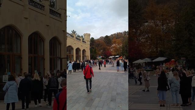 Народ пришёл на водопой)