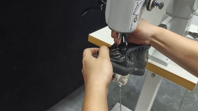 Швейная машина для ремонта обуви с большим челноками (для толстых кож) смотреть онлайн