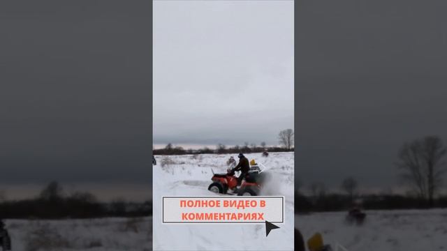 Как квадроцикл Polaris 550 Sportsman выбирается из глубокого сугроба