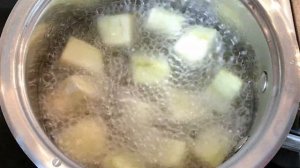 Готовим салат с хрустящими баклажанами и помидорами