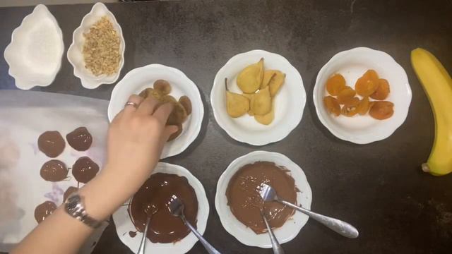 Вкусные Домашние Конфеты из Сухофруктов и Бананы - Համեղ Տնական Կոնֆետներ Չրերով եվ Բանանով смотреть онлайн