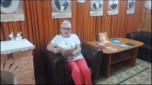 Расул Гамзатов «Свечу задуть я не берусь». Читает Людмила Князева (Оренбургская область)