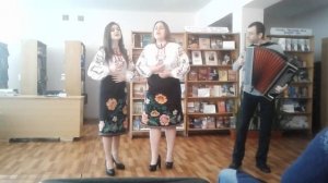 "Мамина вишня"- муз.А.Пашкевича, сл. Д. Луценка.