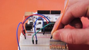 Матрешка Z (Iskra Uno) — электронный конструктор с 20 экспериментами на Iskra Uno. Железки Амперки