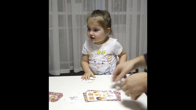 Играем с родителями в МИНИМАТЧ. София 2.5 года. Так же радуетесь обыграв папу с мамой? смотреть онлайн