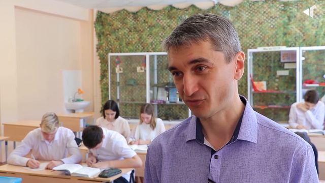 0406 «КРАСНОКНИЖНЫЕ» КАДРЫ смотреть онлайн