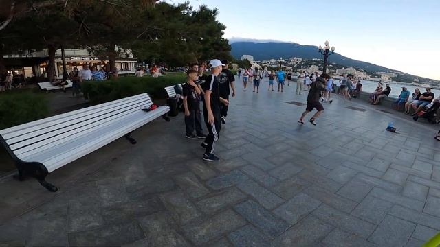 Street dancing in Yalta | Команда "Хоть отбавляй"6 смотреть онлайн