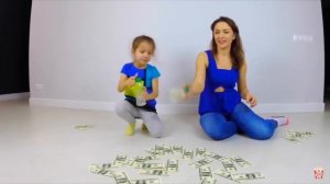 ? БУТЫЛКА ВОДЫ Челлендж на Деньги Детская Игра Играем вместе Water Bottle Flip Challenge/ Вики Шоу