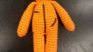 Вязаный космонавт. Мягкая игрушка. Космонавт крючком. Амигуруми схема вязания крючком.