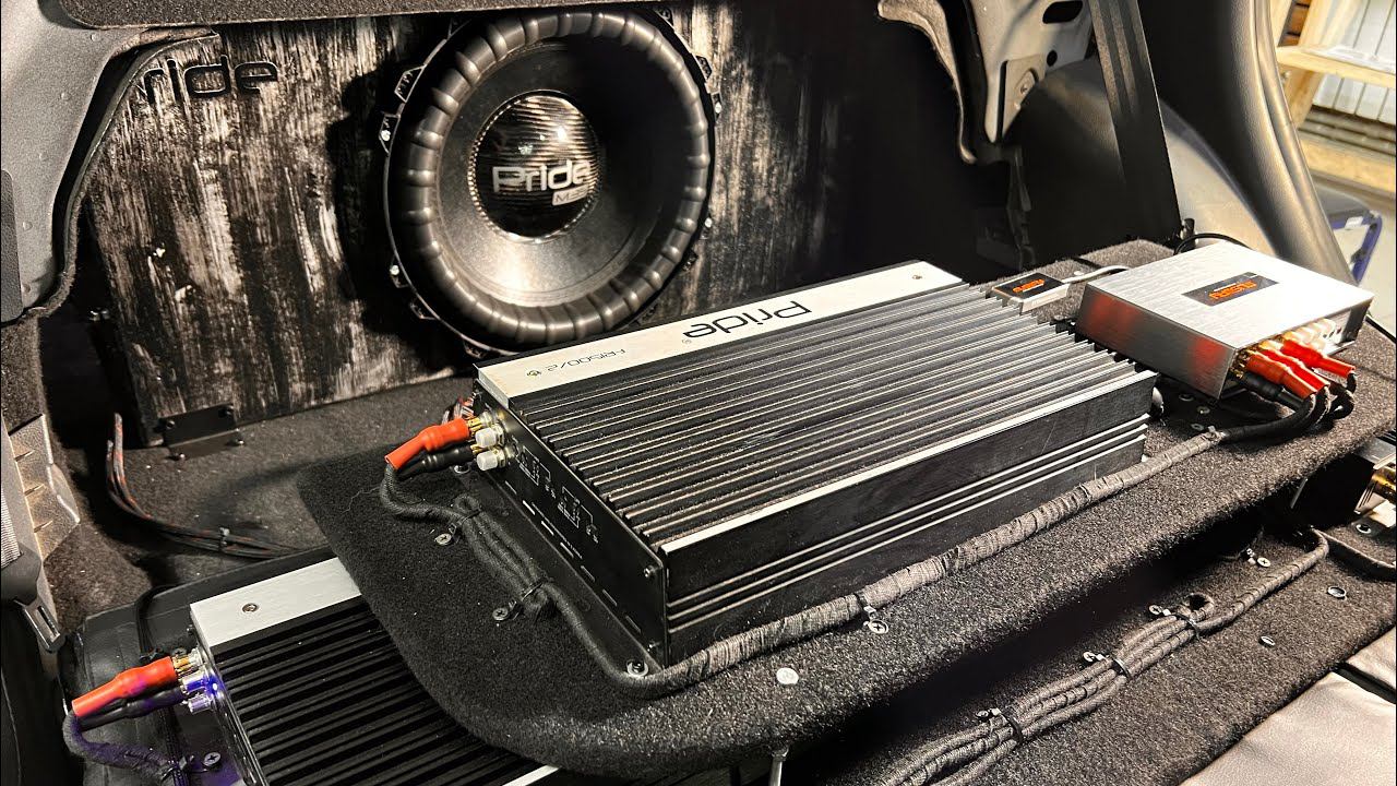 Лютый автозвук в Весту . Lada с мощной аудиосистемой - добавили питания, мощности, экстрим ШВИ смотреть онлайн